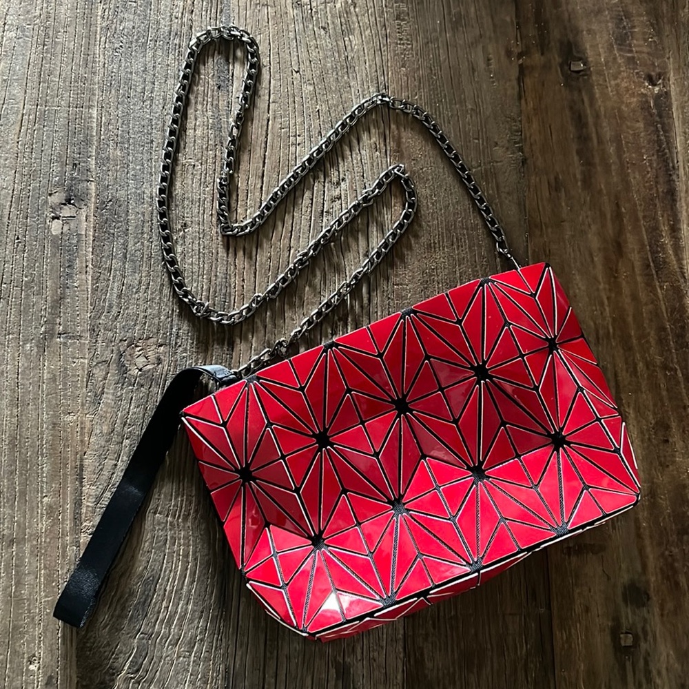 Emilio Pepe Italy Geometric Crossbody to Wristlet to Clutch in one Hand Bag